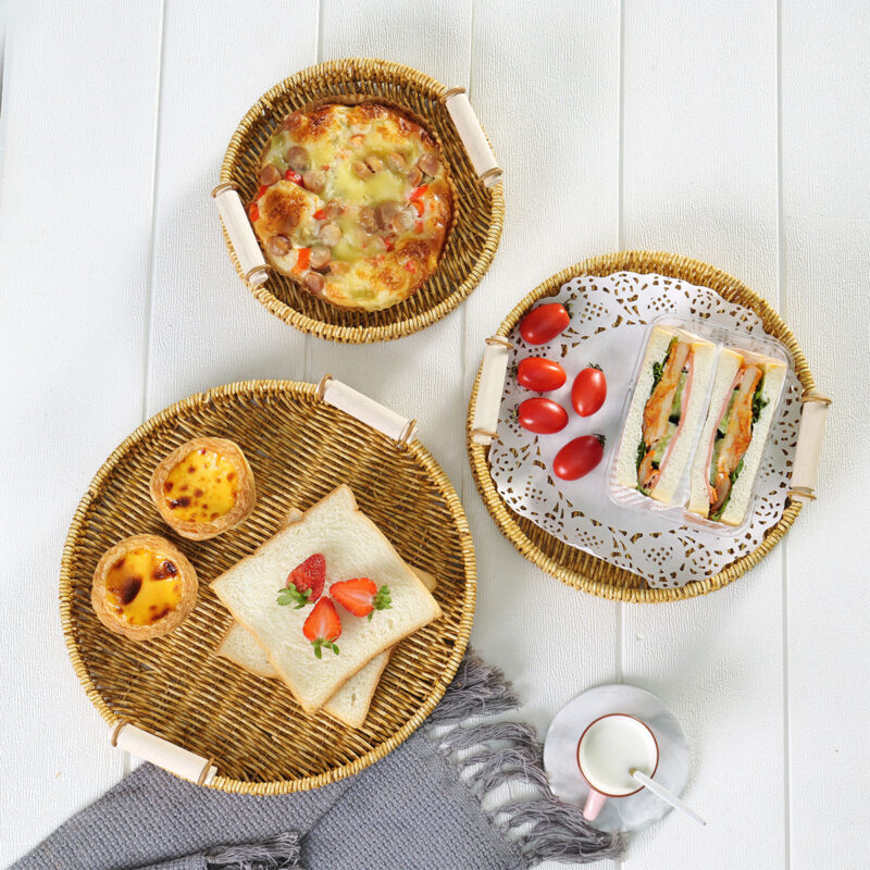Boho Eco-Friendly Handwoven Round Food Bread Plastic Fruit Woven Rattan Picnic Storage Baskets Tray With Handle Desktop Kitchen