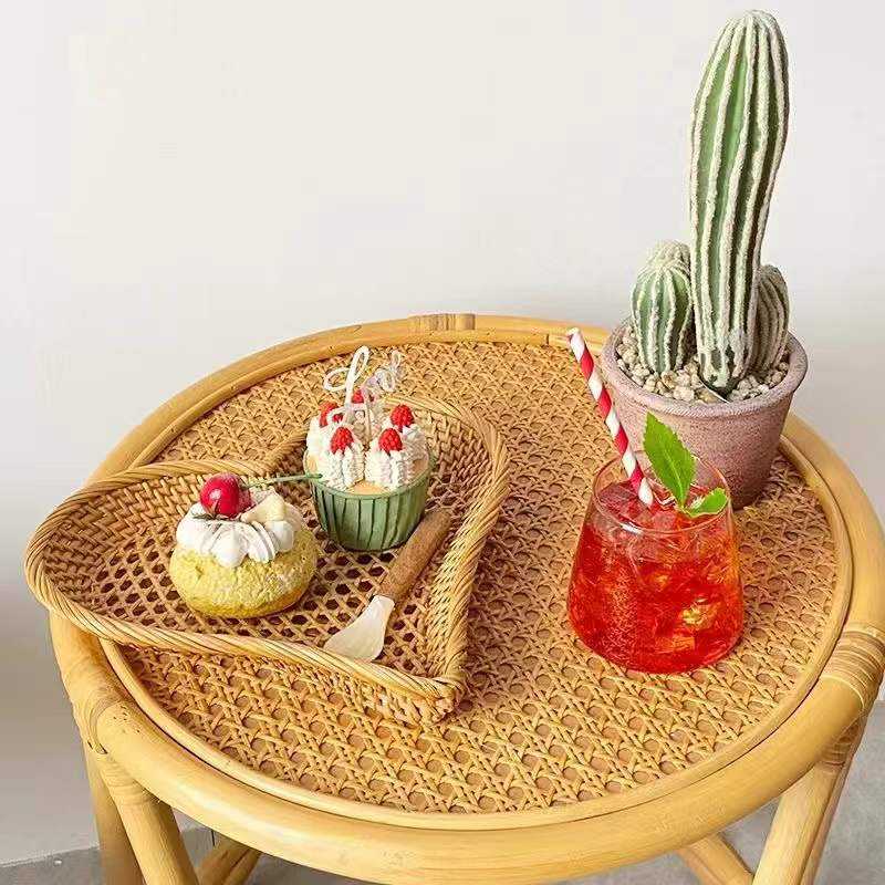 Natural Rattan Woven Modern Heart-Shaped Fruit Plates for Home Living Room Candy Coffee Shop Food Storage