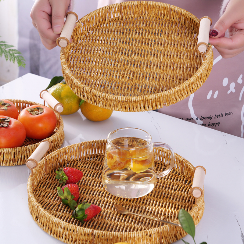 Boho Eco-Friendly Handwoven Round Food Bread Plastic Fruit Woven Rattan Picnic Storage Baskets Tray With Handle Desktop Kitchen