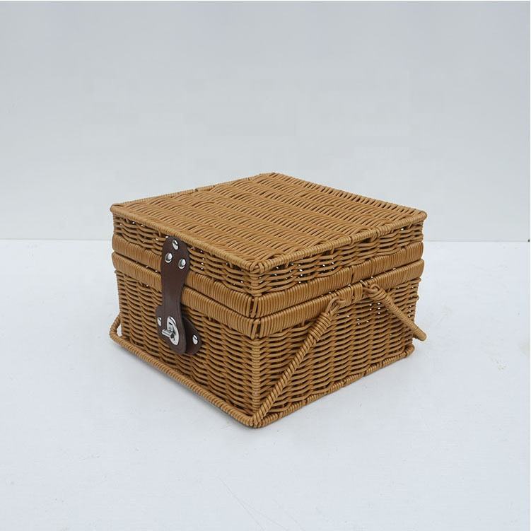 Retro Sustainable Handmade Rectangular Plastic Fruit Rattan Picnic Gift Storage Baskets With Lid Outdoors Camping Kitchen