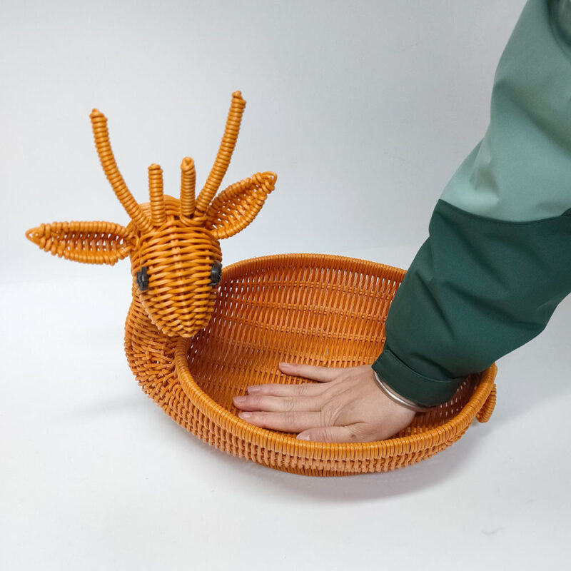 Handwoven Multi-Functional Animal Shape Food Plastic Fruit Wicker Gift Storage Baskets Tray for Serving Home Decoration
