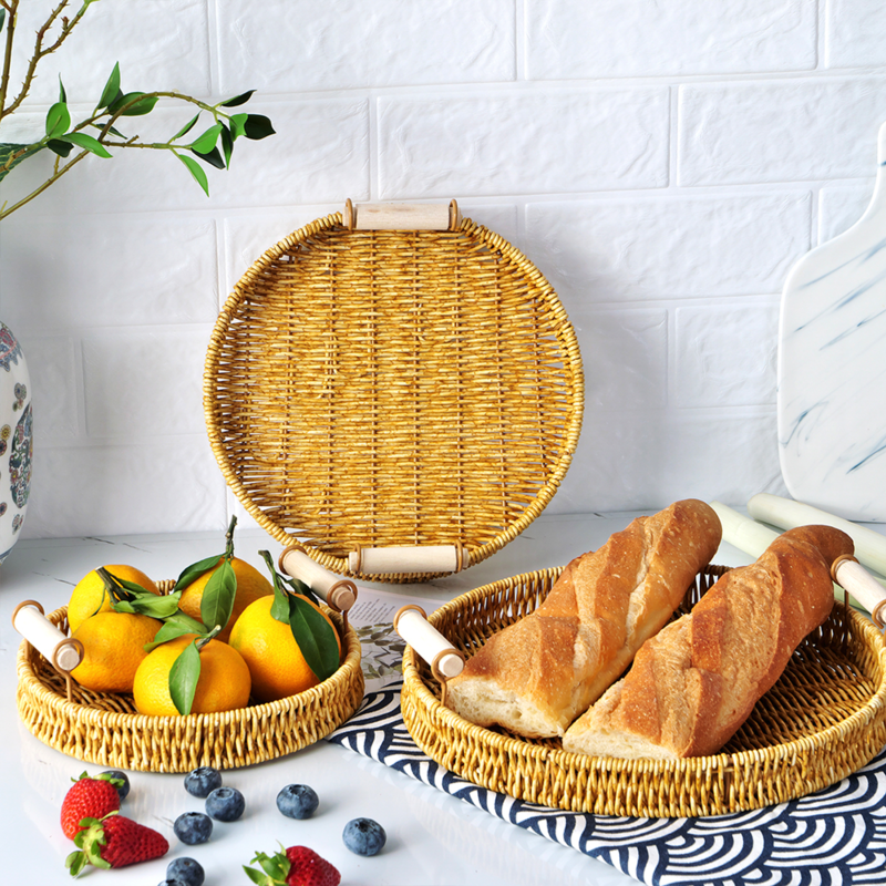 Boho Eco-Friendly Handwoven Round Food Bread Plastic Fruit Woven Rattan Picnic Storage Baskets Tray With Handle Desktop Kitchen