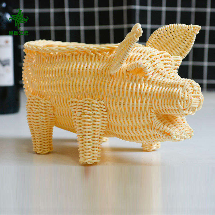 Wholesale Eco Friendly Handwoven Personalized Pig Shaped Willow Plastic Fruit Rattan Gift Storage Baskets for Children Desktop