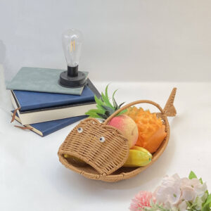 Cute Eco-Friendly Handmade Fish Shaped Bread Food Pp Plastic Fruit Woven Rattan Picnic Storage Baskets Tray With Handheld