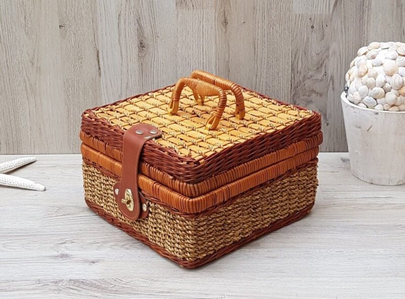 Wicker Rattan Custom Vintage Small Rurality Hamper With Lid and Handle Rectangular Woven Bamboo Picnic Basket