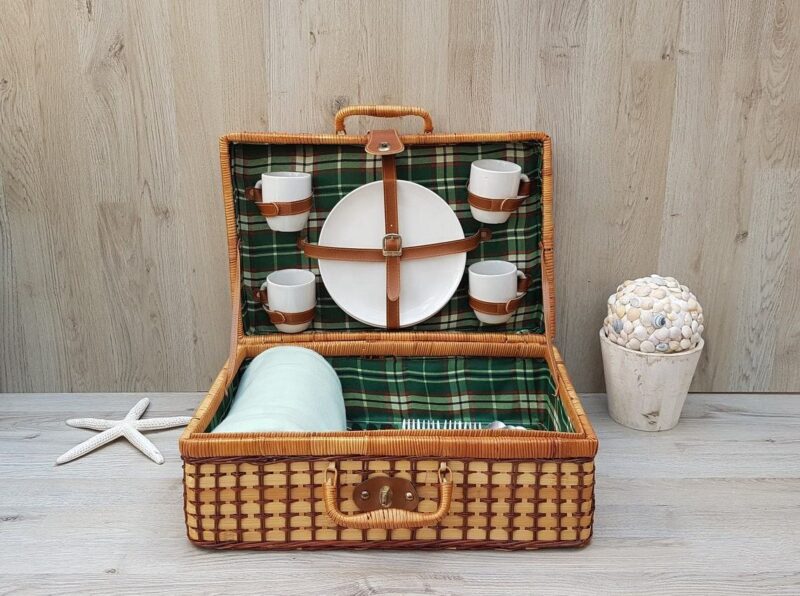 Wicker Rattan Custom Vintage Small Rurality Hamper With Lid and Handle Rectangular Woven Bamboo Picnic Basket